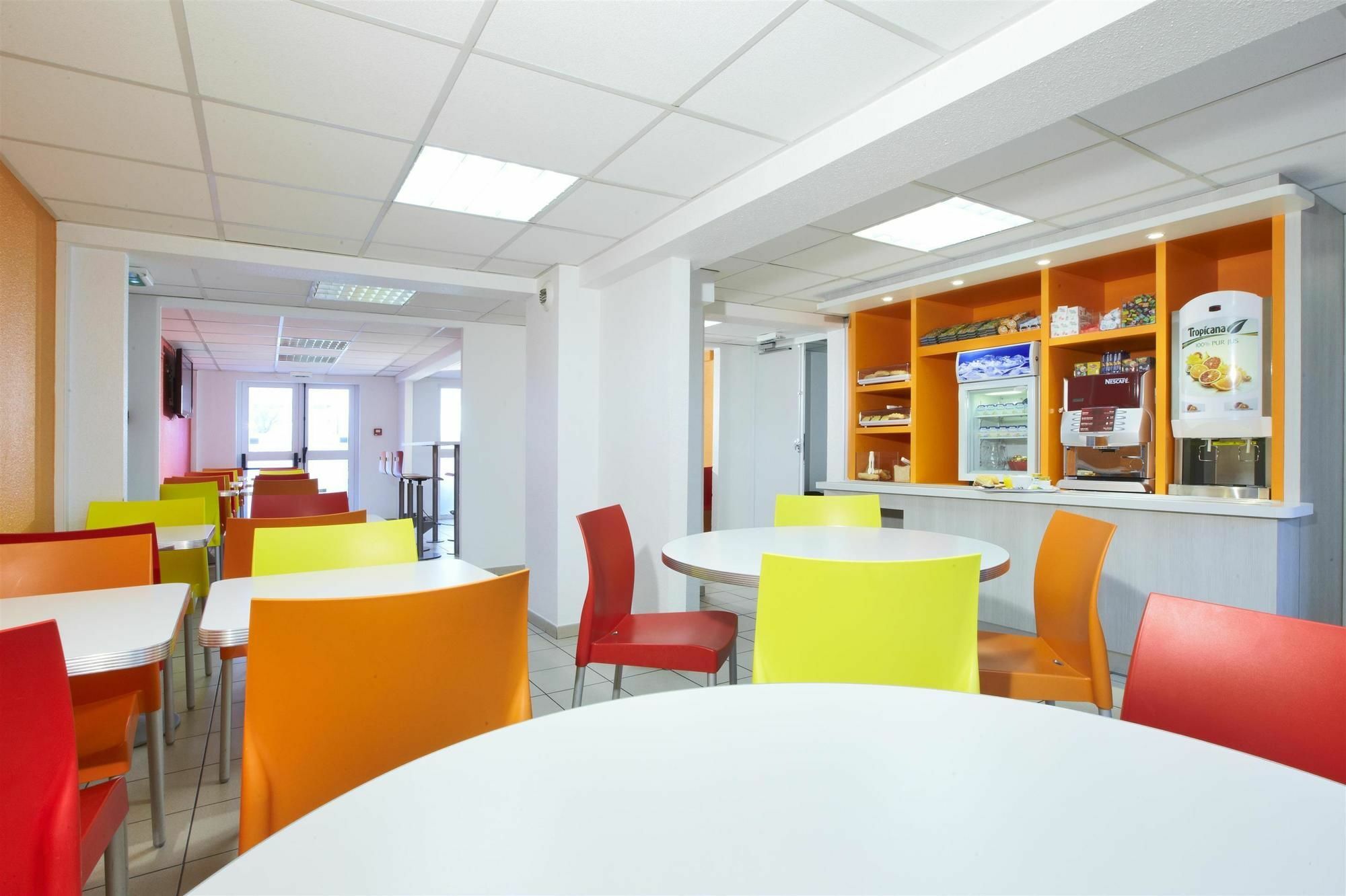 Premiere Classe Montreuil Montreuil  Eksteriør billede The cafeteria at the University of Novi Sad